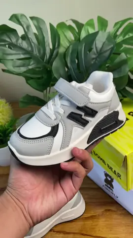 #4u #OOTD #sepatuanakimport #sepatuanak 