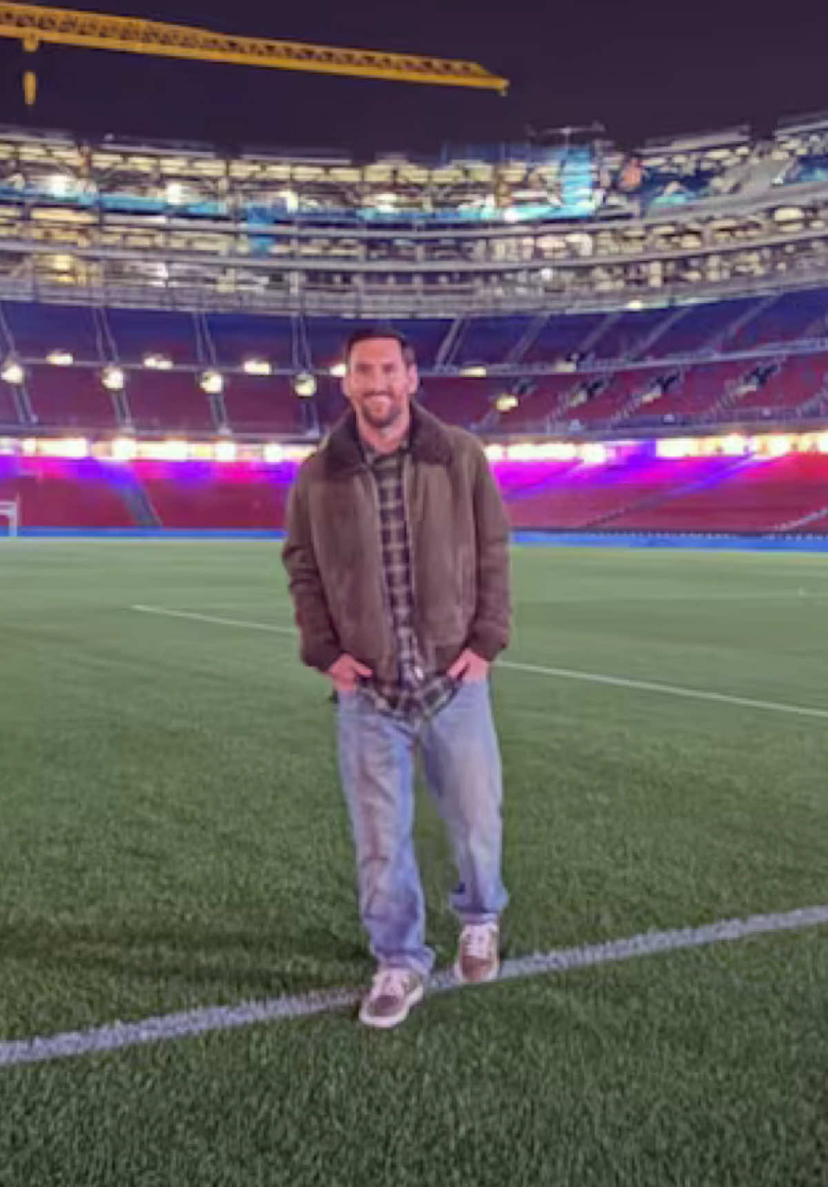 El Vigilante del Camp Nou jajajaja  #TikTokMeHizoVer #messi #barcelona #campnou #TikTokDeportes 