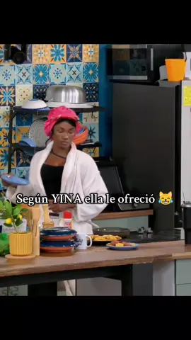 La pájara le ofrece fritos a yina 🤣