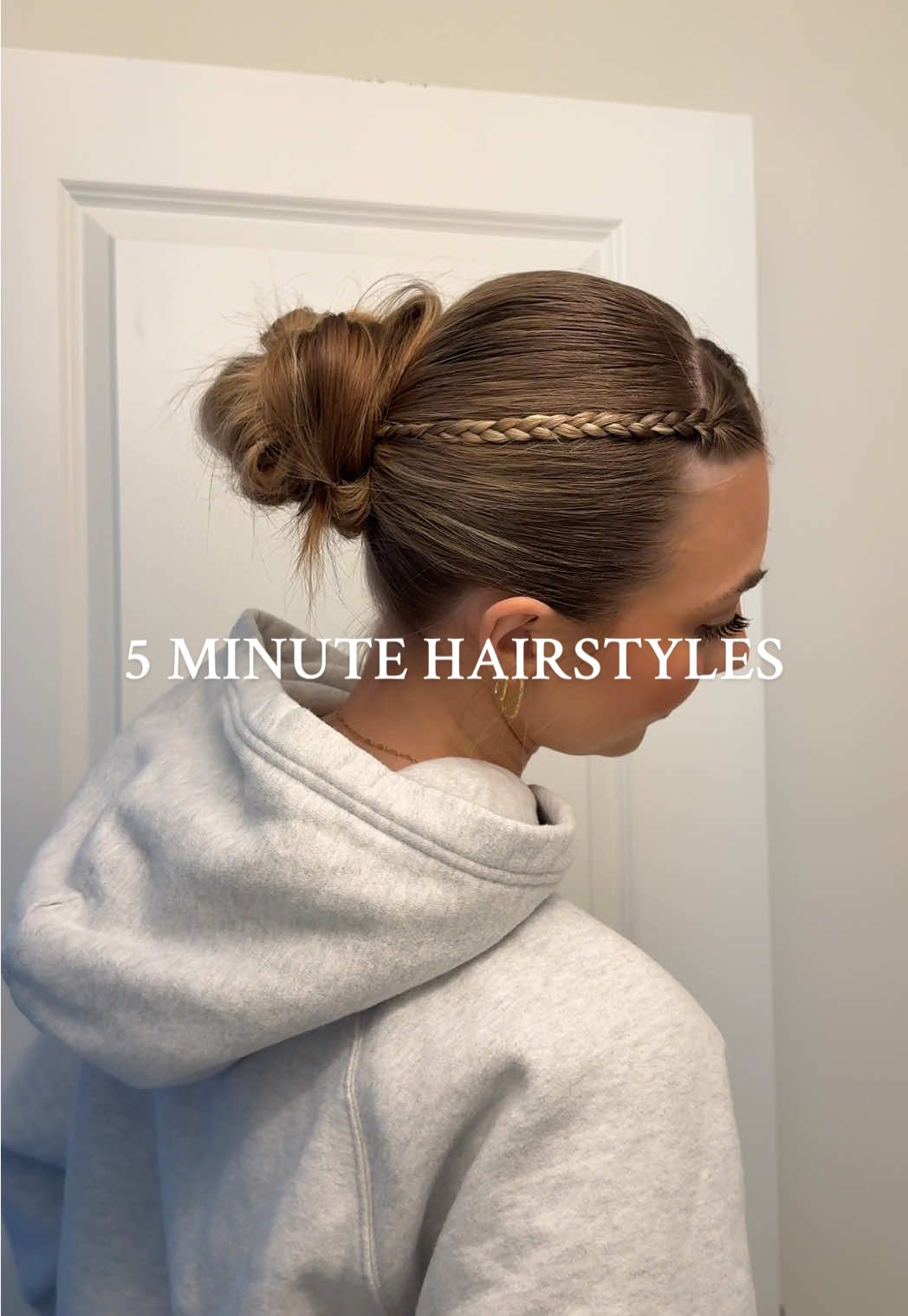 hoodie szn 🥶 #hairinspo #5minutehairstyle #easyhairstyles 