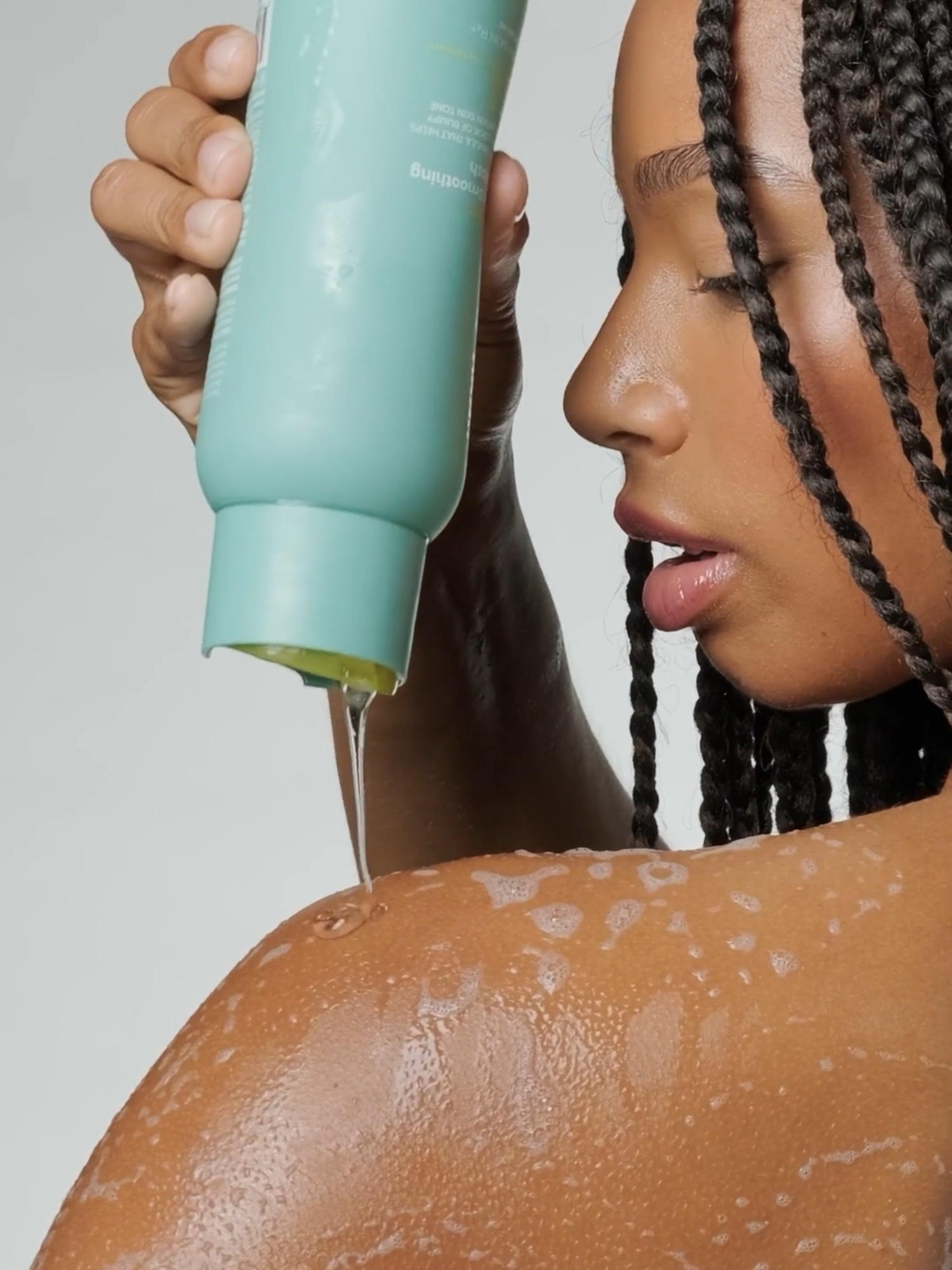 The body care upgrade your skin’s been waiting for. 💦 Exfoliate with 5% Glycolic Acid in our NEW! Even Tone 5% AHA Smoothing Body Wash. Hydrate with Shea Butter + Niacinamide in the lusciously hydrating Skin Renew Nourishing Body Cream. The result? Butter-smooth, healthy-looking skin that feels as good as it looks