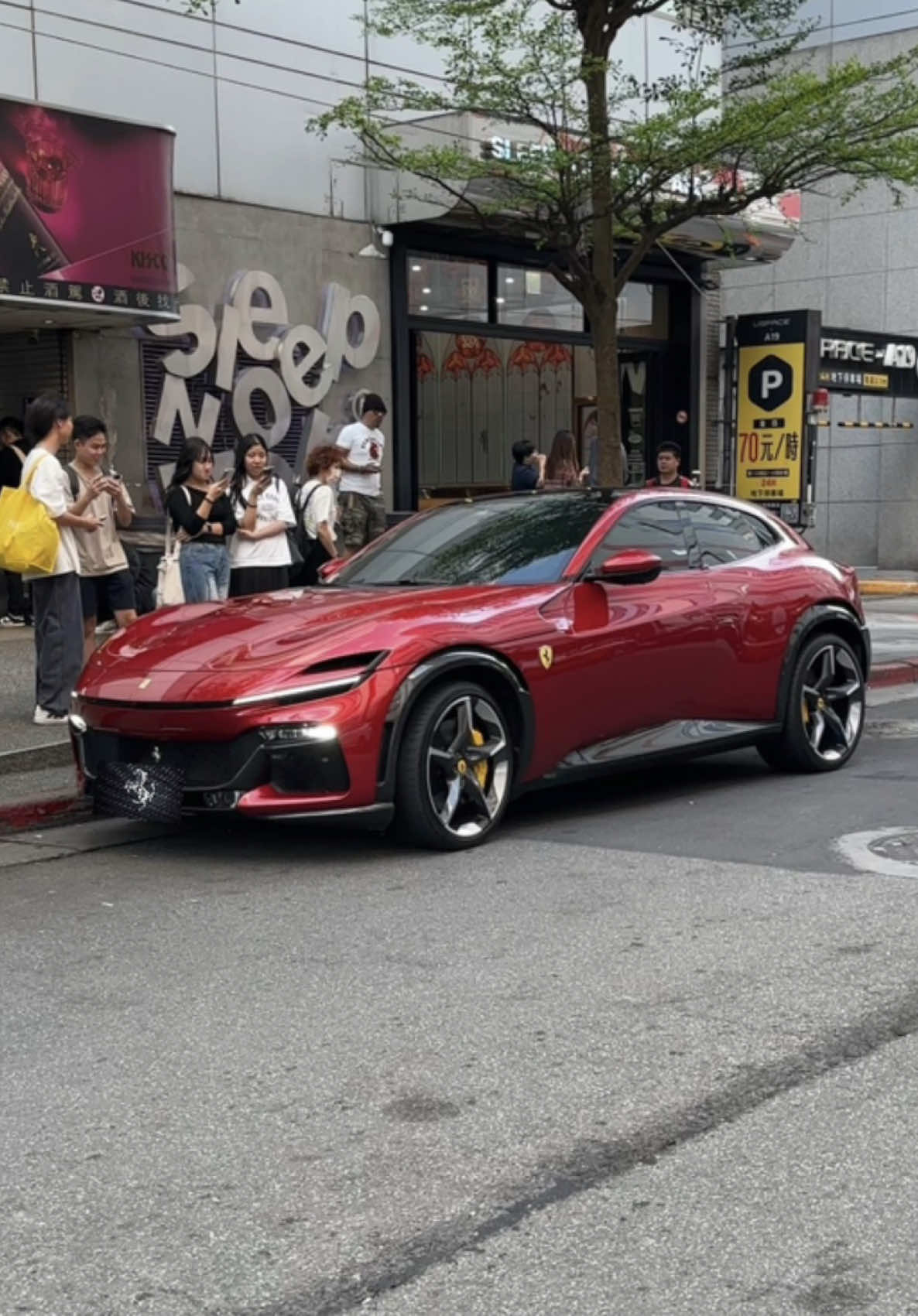 含選配要價3千多萬元的V12休旅馬｜Ferrari Purosangue❤️ #ferrari #ferraripurosangue #purosangue #fyp #taiwan 