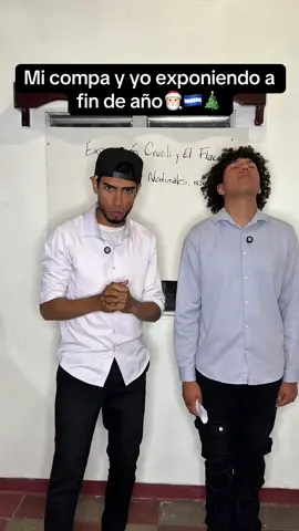 Mi compa y yo exponiendo a fin de año🎄🎅🏻🇭🇳#🇭🇳♥️ #humor #honduras #🇭🇳 #jajajajaja 