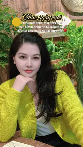 Em kiếm được tiền, ra ngoài em chẳng chịu thua ai cả. 🥰 Nhưng tới 1 giai đoạn nào đó, em chỉ muốn nép sau bóng lưng chồng em thôi..🥰🥰