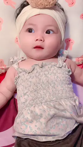 yêu quá à 🥰#viral #xuhuong #embedangyeu #baby 
