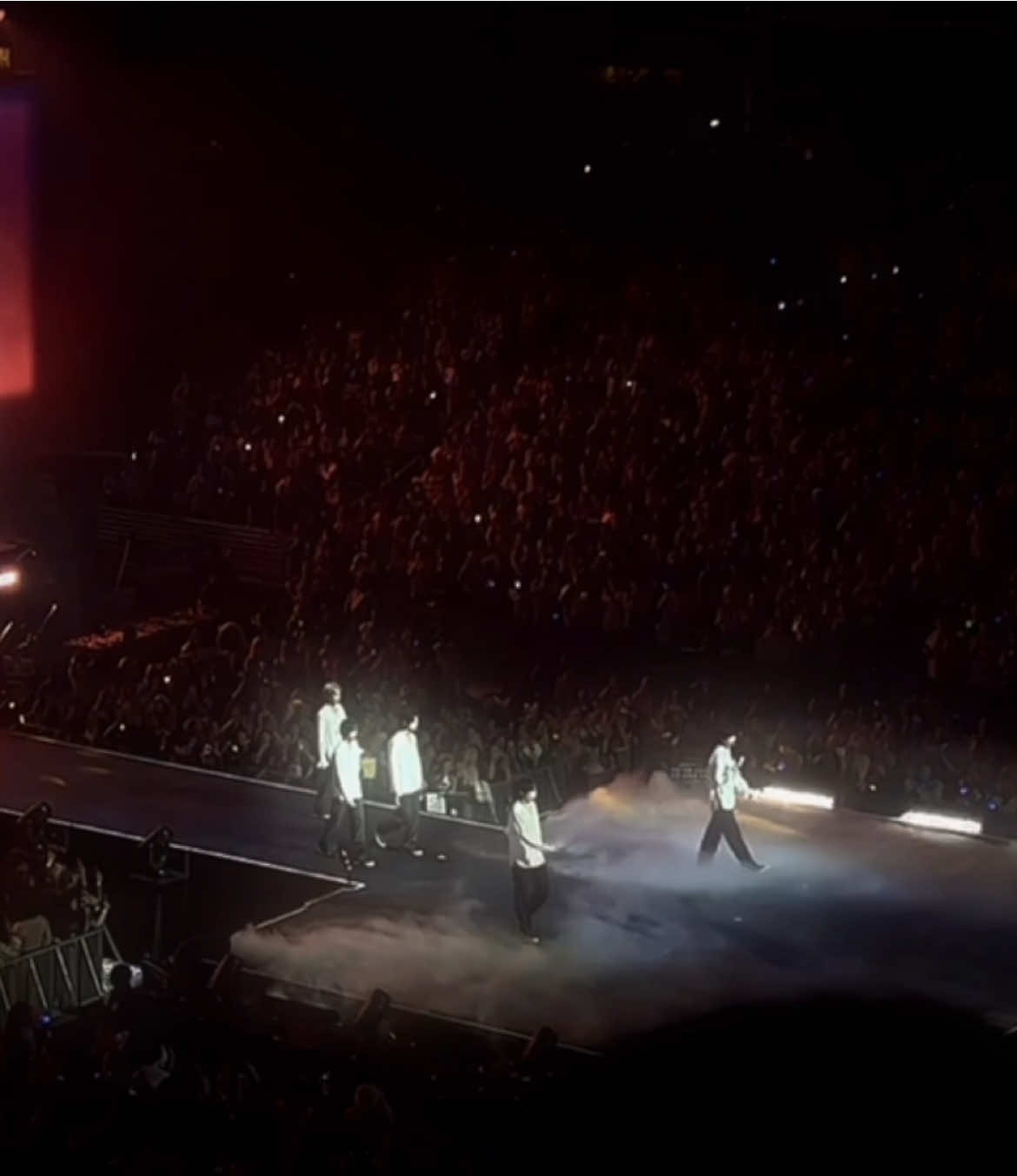 txt concerts are so magical ⭐️💫 song: farewell neverland  i miss act sweet mirage can’t believe that was 2 years ago #zyxcba #kpopfyp #txt #concerts #kpop 