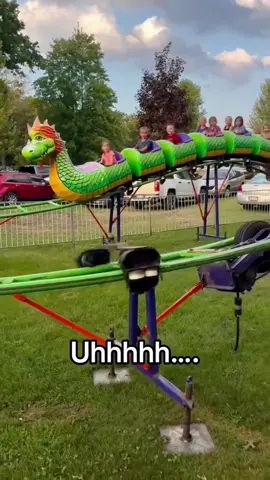 This amusement park is so thrilling come join me for fun, haha!🤣🤣#amusementpark #fyp #rollercoastertiktok #fail #windows #funny #viral #foryou #themepark #scary #sassy