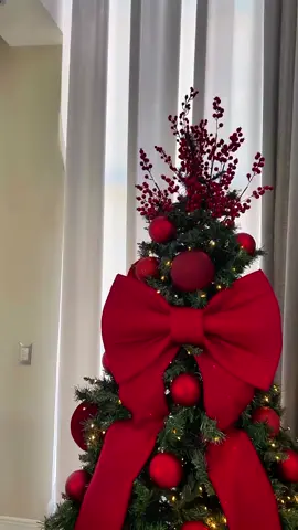 Quando a decoração fala por si: simples, sofisticada e cheia de presença #ArvoreDeNatal #NatalMinimalista #Decoradora #ChristmasLuxury #DecorInspiration 