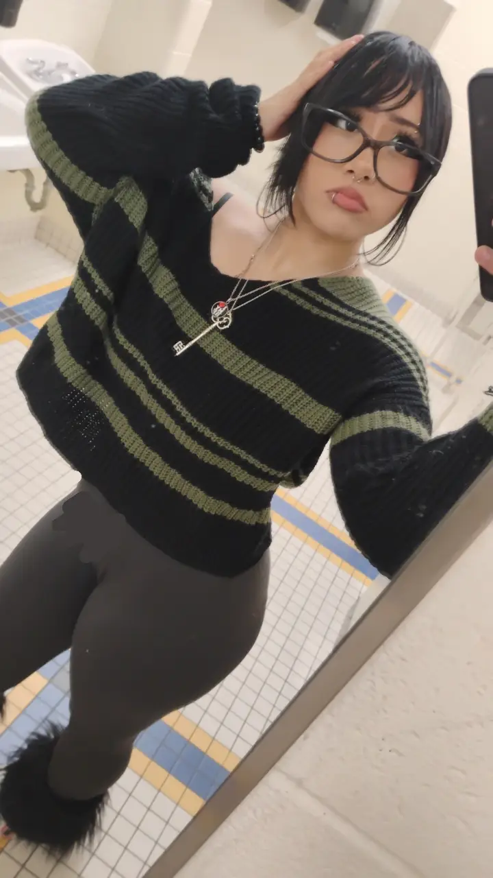 I feel chopped in the last pic now  #fyp #xyzbca  #viral  #alt #latina 