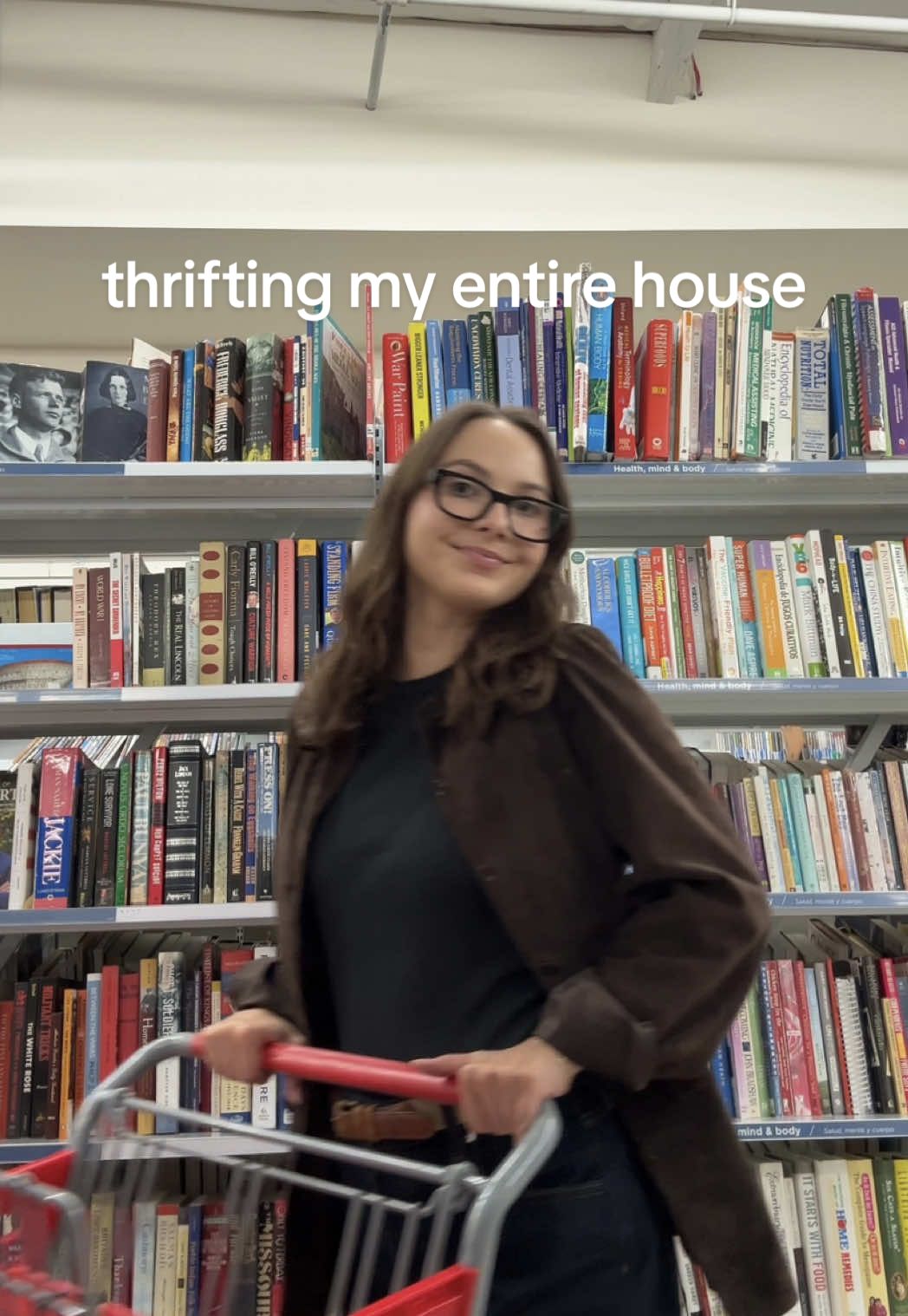 Thriftmas has officially begun! ✨ Each year, I love slowly and sustainably adding a few secondhand items to my holiday decor instead of rushing to buy everything new at big box stores. For me, the holidays are about creating traditions you’ll actually cherish, not chasing trends #thriftmas #christmasdecor #vintagechristmas #sustainableliving #thrifting 