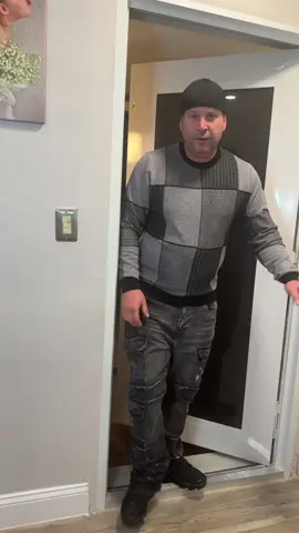 Super suéter de muy buena calidad, con excelente precio, lo mejor para este invierno de Fashion, Nova.#fashionnova #viral #tiktokshop #sueter #men 