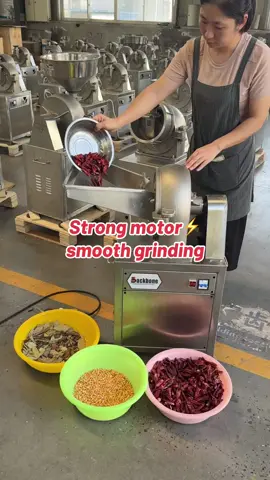 Stainless steel grinder suitable for rice, corn, wheat, chili peppers, etc.#farmer #ricemill #automaticricemill #farm #thresher 