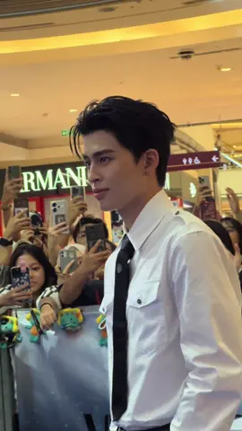 HOT FINE SHYTTTTT #PondxVersaceFragrancesMY #ppnaravit 