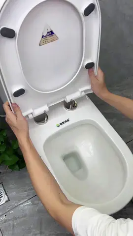 Universal toilet seat fixing bolts, easy to install, stable and durable without shaking!