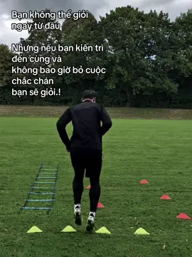 Bạn không thể giỏi  ngay từ đầu  Nhưng nếu bạn kiên trì  đến cùng và  không bao giờ bỏ cuộc  chắc chán  bạn sẽ giỏi.! #xuhuongtiktok #dammebongda #football #lovefootball #capbongda 