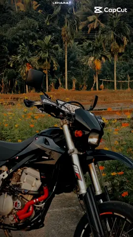 #suzuki_sb_tracker250💥  #flyyyyyyyyyyyyyyyyyyyyyyyyyyyyyyyyyyyyyy #viwes #bikelife #original @dileepanaveen 