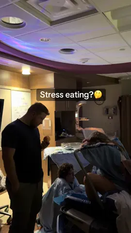 An apple a day keeps the doctor away?🤓  EDIT: the apple did not bother me one bit lol, it was actually so funny and lightened the mood 🤣 #labor #funny #birth #viral #foryoupage 