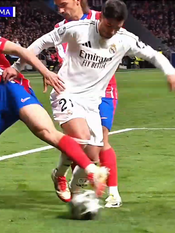 Le Fils Aînée de real madrid contre le real madrid elle même suite ... Atletico Madrid vs Real Madrid en UEFA CHAMPIONS LIGUE #footballtogether  #EUFA  #REALMADRID  #atleticodemadrid  #francetiktok  moins