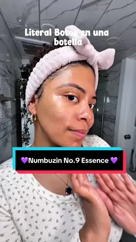 Señores… ya lo había probado y regresé por más. 💜 Numbuzin No.9 NAD+ BIO Lifting-sil Essence: NAD+ para energía, 50 péptidos para soporte y firmeza, ácido hialurónico para hidratación, centella que calma, ceramidas para la barrera y niacinamida para tono más uniforme. En mi piel: glow inmediato, más plump, textura más lisa, líneas suavizadas y se integra perfecto bajo makeup (sin pilling). 2–3 pumps, presión y upward glide en rostro y cuello—back in my routine por una razón! @4AM Marketing – Saebyeok Naesi  @numbuzin  #numbuzin #No9Essence #NADplus #Peptides #HyaluronicAcid 