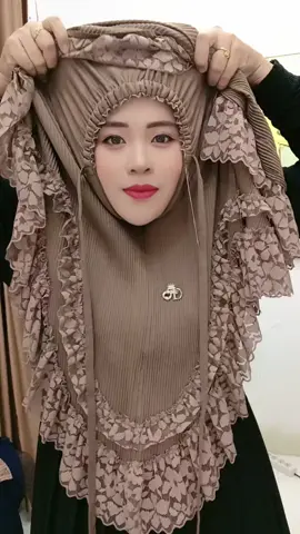 Alena kerut dahi, masuk lagi bundaaa #promomakan1111 #nillamawagrosir #fyppppppppppppppppppppppp #hijabmewah #hijabrenda 