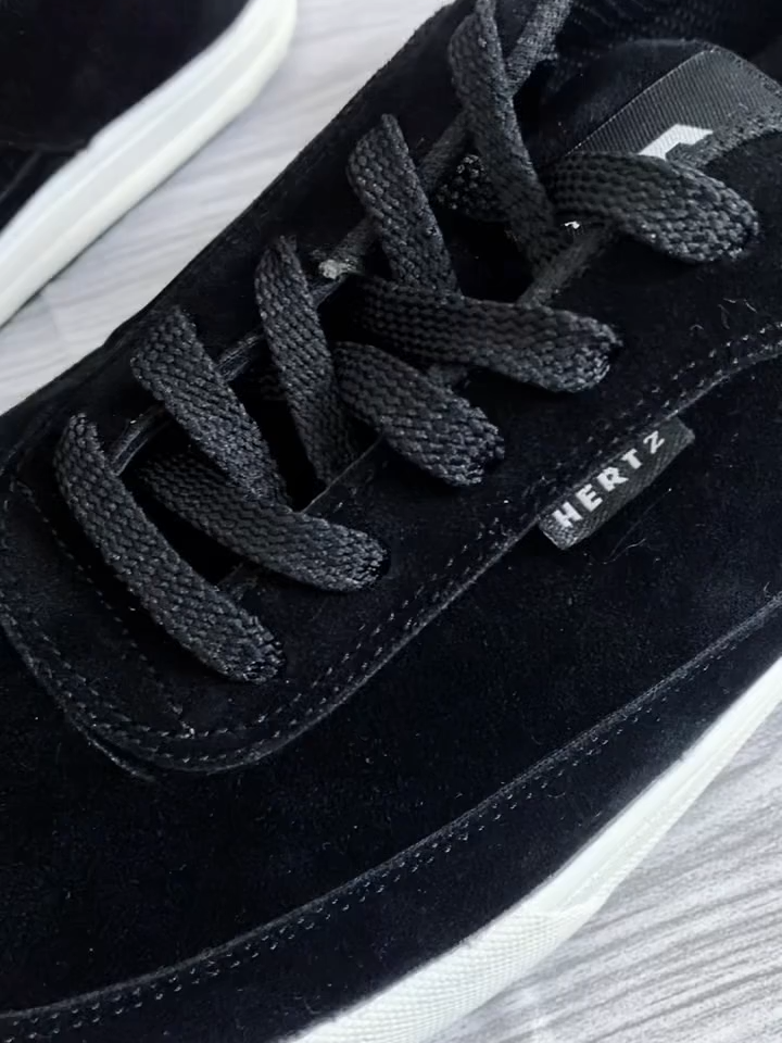 Detail Product : - Kode   : H 3276 - Material   : Suede - Sole    : Tpr - Warna    : Hitam - Size       : 39-44 📢Produk ini bisa kalian beli di toko kami 🙂 #sneakers #sneakernews #sepatupria #rekomendasioutfit #sepatuformal #rekomendasioutfit #rekomendasi #sepatupantofel ##brandlokal #fashioninspo #pria #ootdfashion #sneakernews #rekomendasioutfit #sepatusneaker #fashion #fypdong