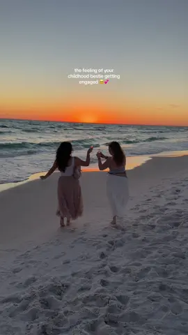 The way I was a puddle instantly 🫠💕🫶🏼 #engagement #besties 