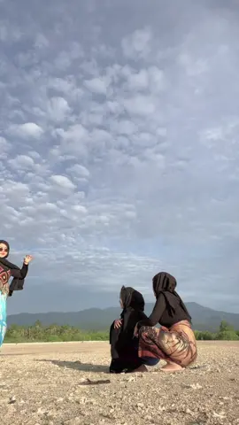 Lulus wah aturan jari Dancer @ca Ca ita jak @Etin_aa ndk ta lulus🤣😭😭#fyppppppppppppppppppppppp#viraltiktok 