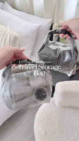 Hindi na mababasa yung gamit nyo and pwede nyo pang paglgyn ng basang items inside dahil hindi sya nag leleak. Very useful, madaling dalhin at gamitin. Ang affordable pa, kaya check this out! #aestheticbyzel #storagebag #waterproofstoragebag #travelstoragebag 