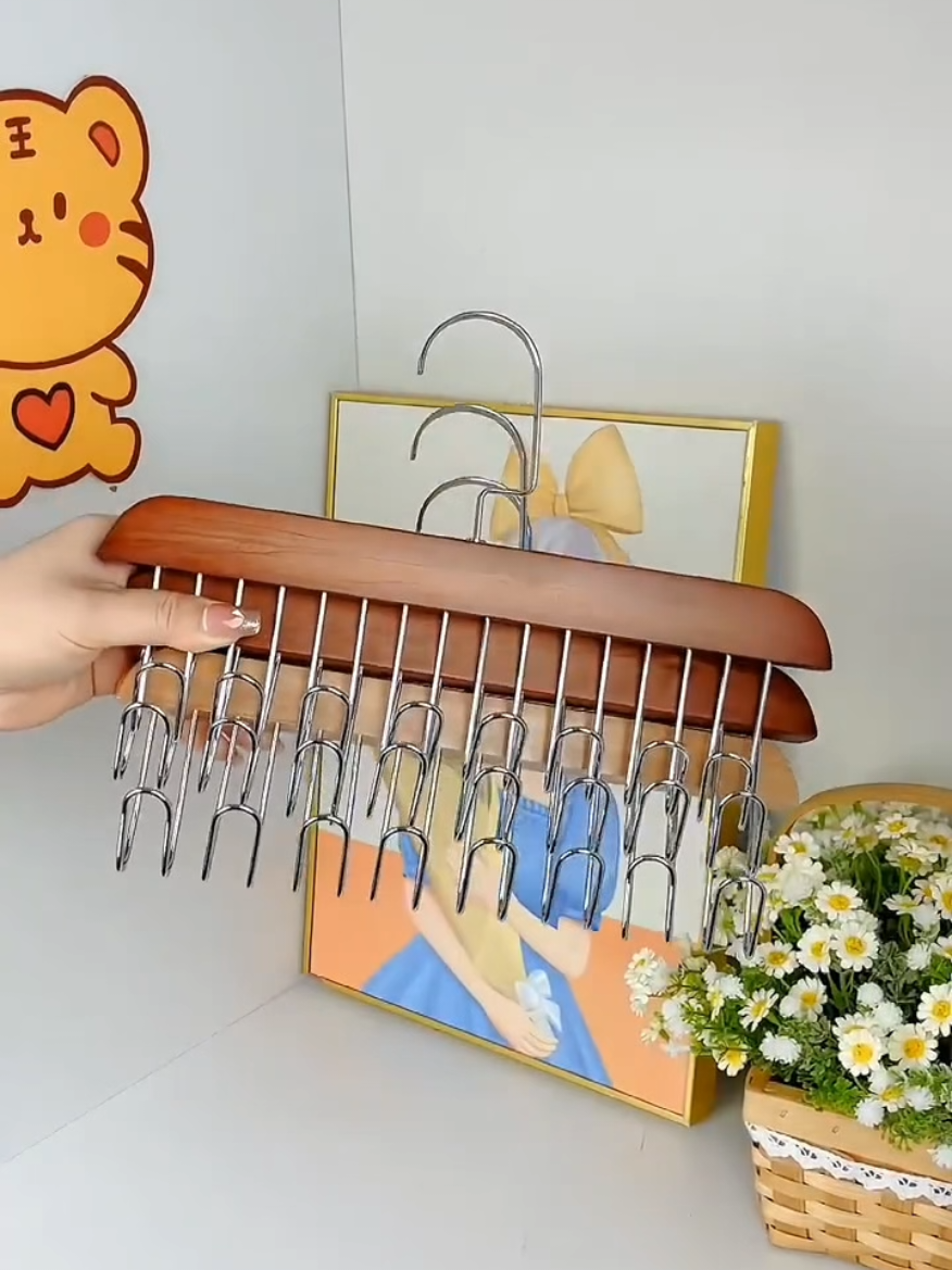 This clothes hanger is very useful lfyou like it, you can dick on the ittleyellow basket below to buy it! #fyp #foryou  #goodthing #tiktokshop#fyp 