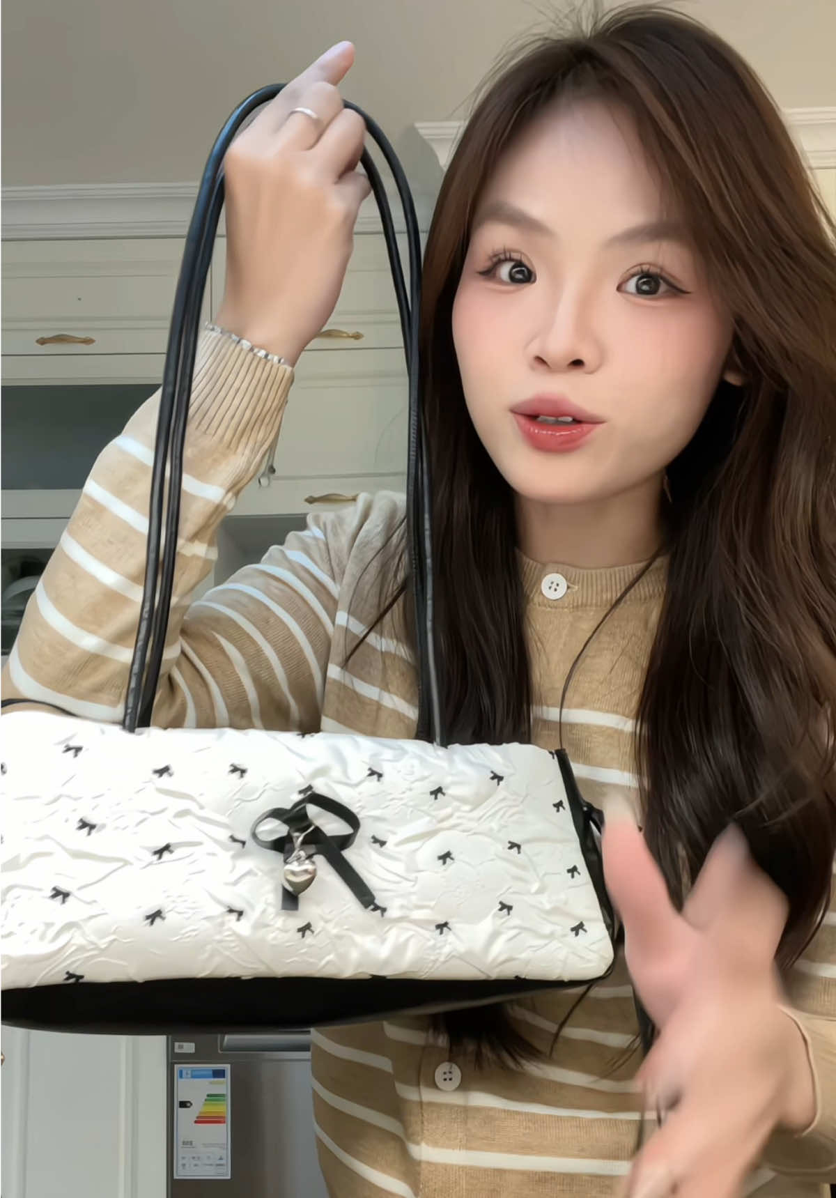 Tuiqngr nhìn nhầm mà túi xinh có vài chục thiệt#tuixachnu #tuixachdep #tuixachxinh 