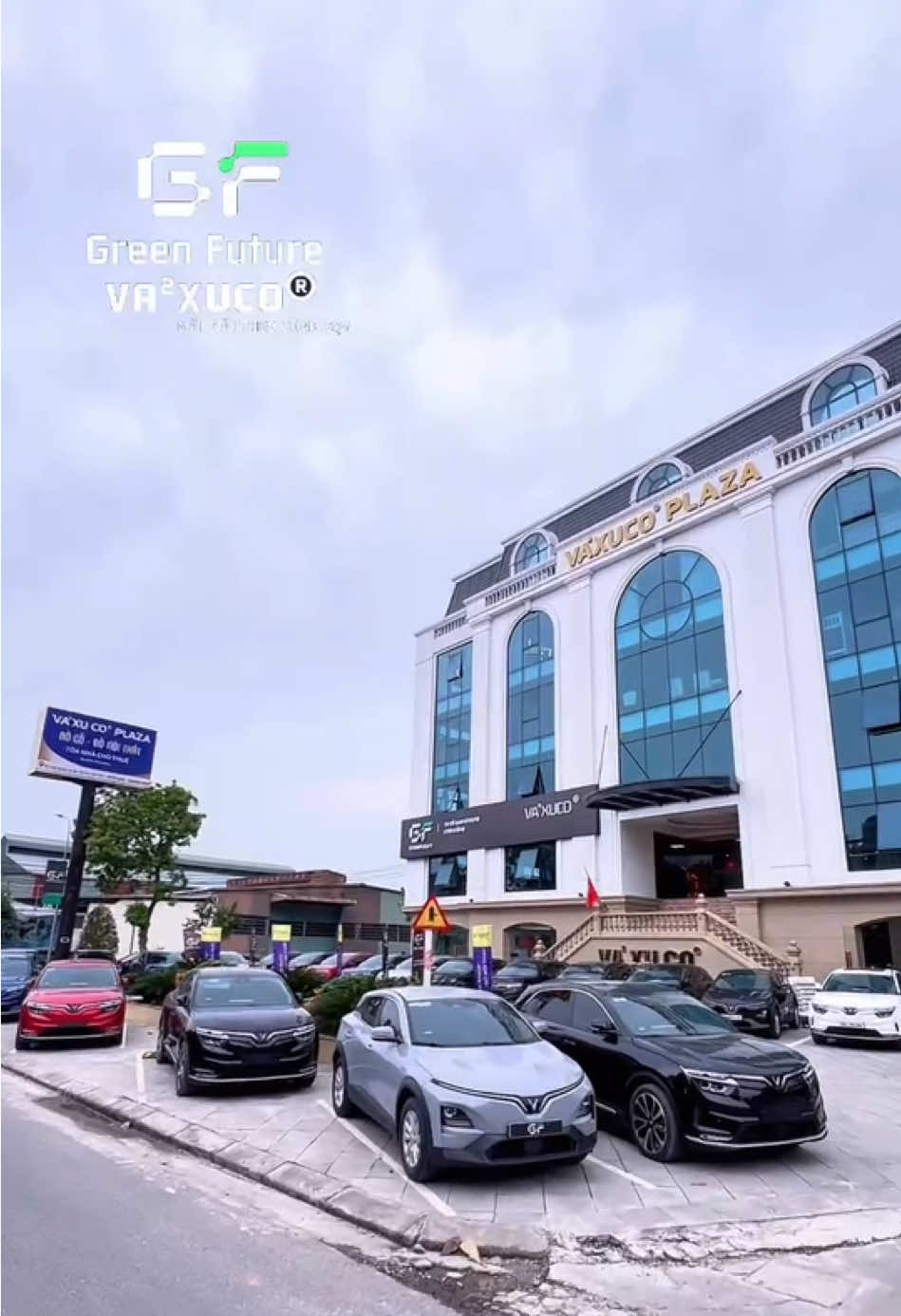 Có một GF Vaxuco đang rủ rê chúng ta làm một điều ý nghĩa, đó là “mua VF8 che nắng, che mưa, an toàn - tiết kiệm” #gfvaxuco #vinfast #vf8 #vf6 #thuxangdoidien 