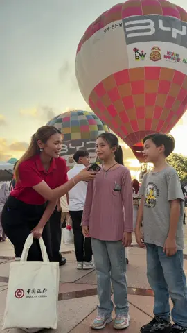 Our BYD tote bag giveaway ended with smiles at Siuk Havoc — thank you for being part of it! 😊 #BYDBrunei #havocfoodfestival2025  #BYD #SiukHavoc2025 #hotairballoon 
