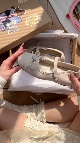 #sepatuwanita #sepatucantik #flatshoes 