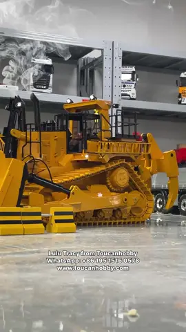 The D11 bulldozer is a power house!! Can you believe this is 1/14 scale? #rc #dozer #fyp #bulldozer #cat 