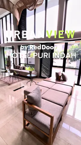 Rekomendasi Hotel Mezzanine floor di Jakarta, cocok banget untuk staycation bersama orang-orang tersayang.  Kalo mau harga promo download aplikasi RedDoorz dan booking sekarang juga. #urbanview #RedDoorz #reddoorzid #UrbanViewHotel #redtravelers 