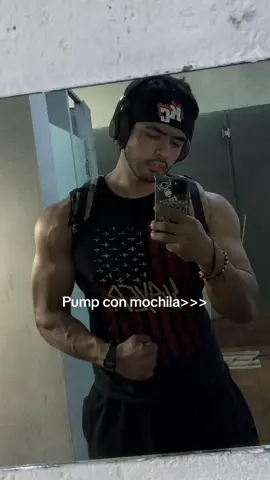 Tal vez empiece a entrenar con la mochila puesta #gym 