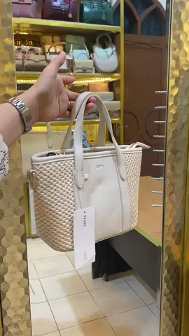 Melebih ekspektasi sih tas ini   #tasselempangwanita #shoulderbagwanita #taswanitaelegan #handbagwanita  