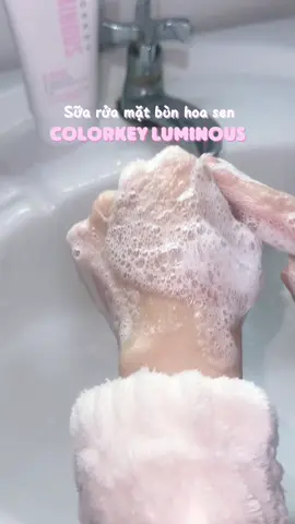 Muốn da đẹp thì phải làm sạch da trước nha mấy nàng 🥰 #colorkeyluminous #srmcolorkey #suaruamat #fyp #xuhuong 