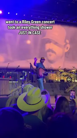 always prepared #rileygreen #concert #kansascity #jesuslovesyou 