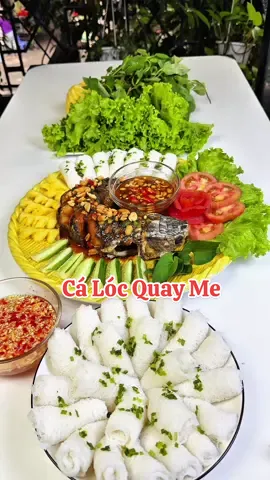 Cá lóc đồng thịt day săn chắc sốt me ăn cùng rau sống bánh hỏi siêu cuốn. #calocsotme #calocquayme #nauancungtiktok #viraltiktok #monngon 