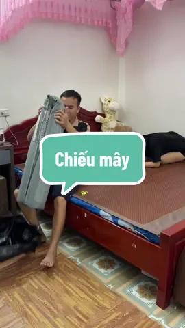 Nhiều bà xui mua chiếu mây quá,đến giờ nằm nó sướng thật nha,loại này đẹp so với tầm giá lắm rồi các bác ạ,sạch sẽ,không nằm nữa thì cuộn tròn lại,bỏ vào túi của nó ra năm dùng tiếp thoải mái nha #chieumay #chieumaydieuhoa #giadinh #dogiadung #xuhuong 