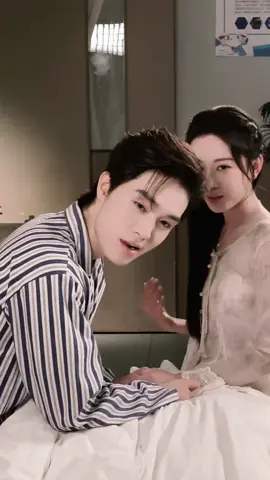 senyum salting nya dia gak ke tolong 🤣🤣#liangsiwei #YaoYuChen #fypage 