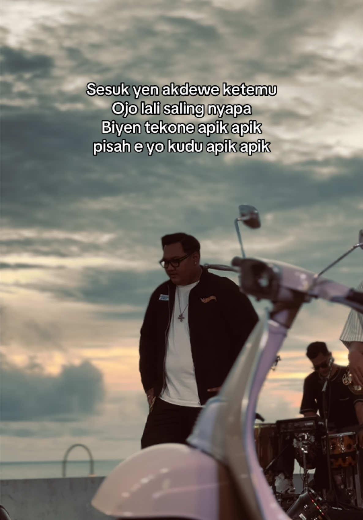 Ngopo yen ngomongke mantan kok bojo ne mesti nesu ? Kan mung mantan !