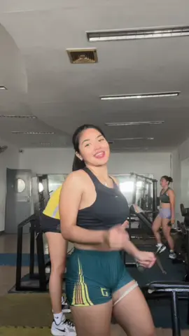 daming keme sa likod diba #fyp 