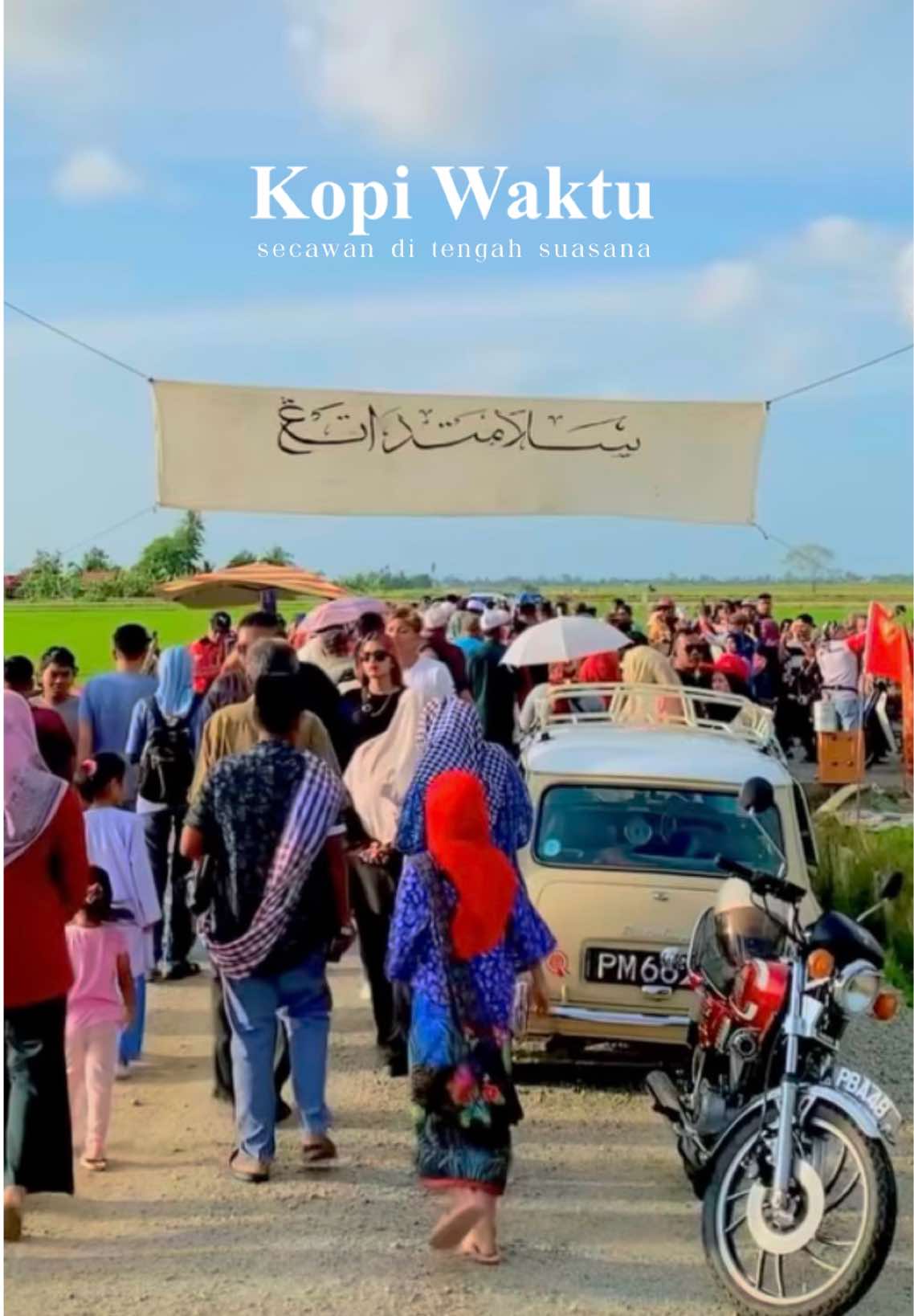 Secawan kopi di tengah suasana kampung. Kopi Waktu bersiaran setiap Ahad di Kampung Ulu Sedaka, Yan Kedah. Kalau Ahad petang ada sekitar Yan, singgah la rasa sendiri suasananya ☕️ 📍Kopi Waktu #kopiwaktu #suasanakampung #yandaerahpelancongandesa 