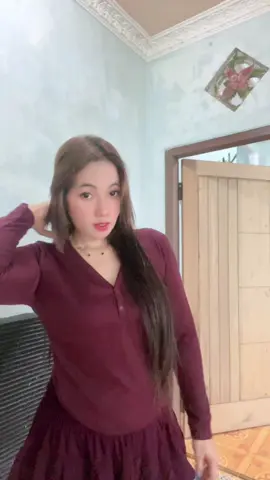 Atasan sama rok nya ada dikeranjang kuning y sayangku cinta 