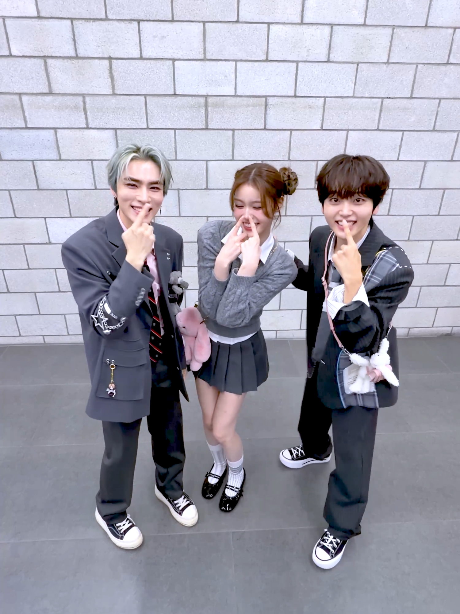 #더쇼 는 #엔프즈 를 좋아해💚💛🩷 #THESHOW#더쇼#샤오쥔#xiaojun#wayv#형준#hyeongjun#크래비티#cravity#정세비#JEONGSAEBI#izna#이즈나#KPOP#THEKPOP#더케이팝@official_wayv@cravityofficial@izna_offcl