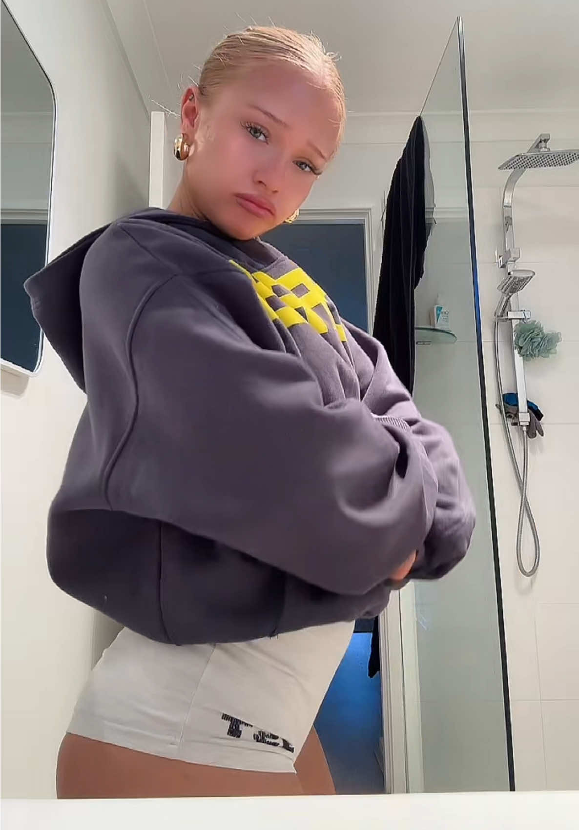 daftyyy wearing @SCUFFERS 