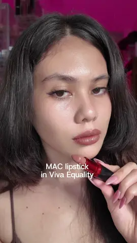 mac in viva equality!!🍓💓 #mac #macvivaglam #maclipstick 