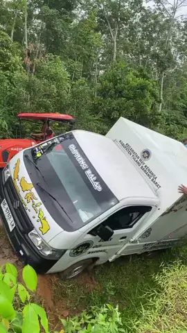 Terimakasih kepada warga sekitar yang telah membantu mengevakuasi Armada MBG 🙏🙏❤❤ #mbg  #sppgagungjaya  #drivermudapunyacerita  #fyp 